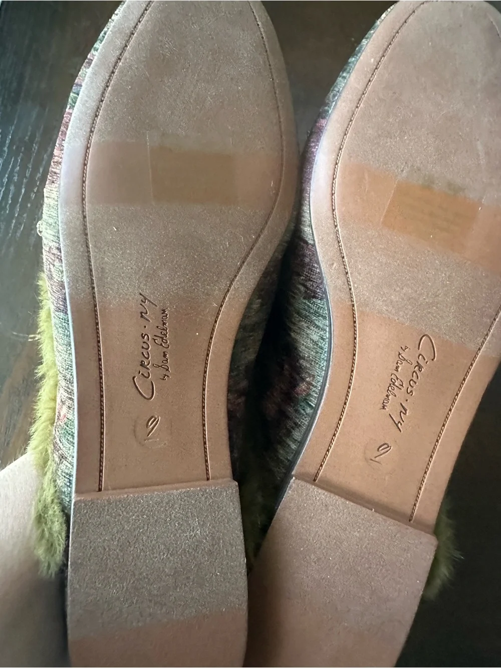 Floral Embroidered Shearling Espadrille Mule in Burgundy‎